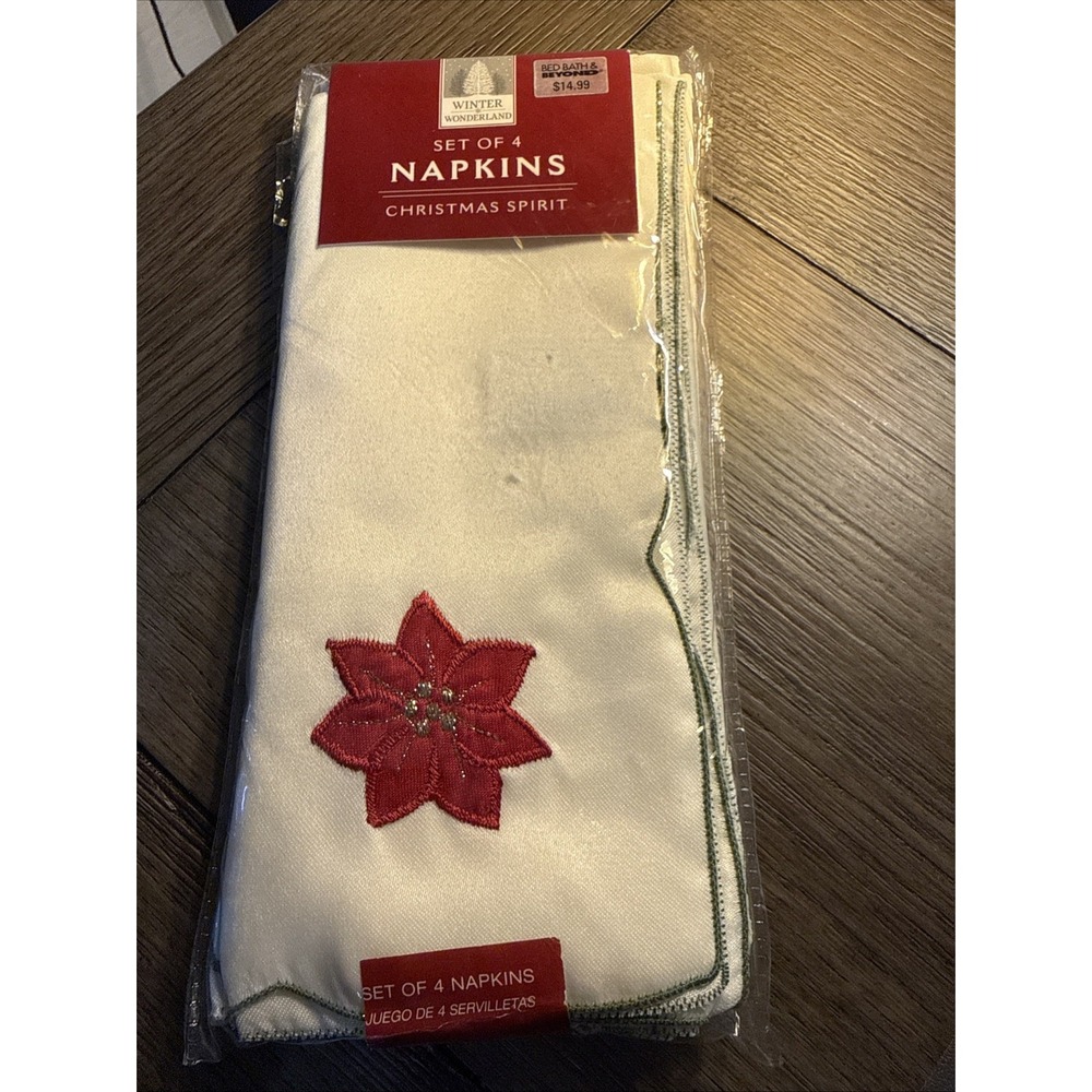 New In Package Winter Wonderland Christmas Spirit Poinsettia‎ Napkins Holidays